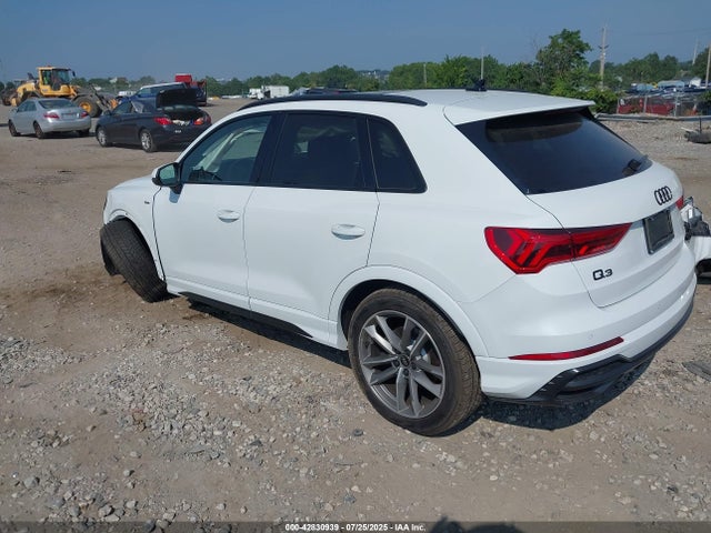 2022 AUDI Q3 WA1EECF32N1136264 Photo 2