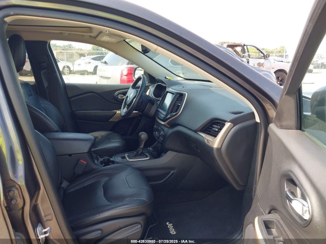 1C4PJMDSXHW567517 Jeep Cherokee