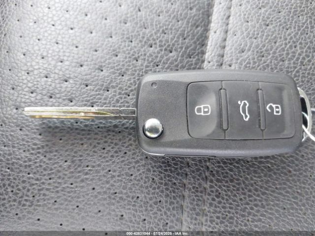 2017 VOLKSWAGEN PASSAT 1VWDT7A3XHC060756 Photo 10