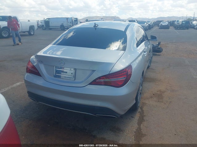 Mercedes-Benz m270 2018 WDDSJ4EB9JN519727 Image 16