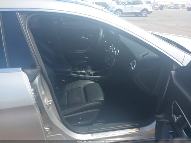 Mercedes-Benz m270 2018 WDDSJ4EB9JN519727 Image 5