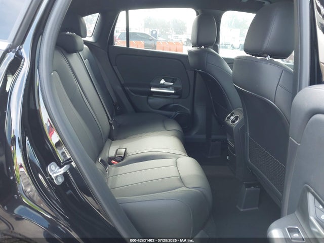 W1N4N4GBXSJ681484 Mercedes-Benz m260