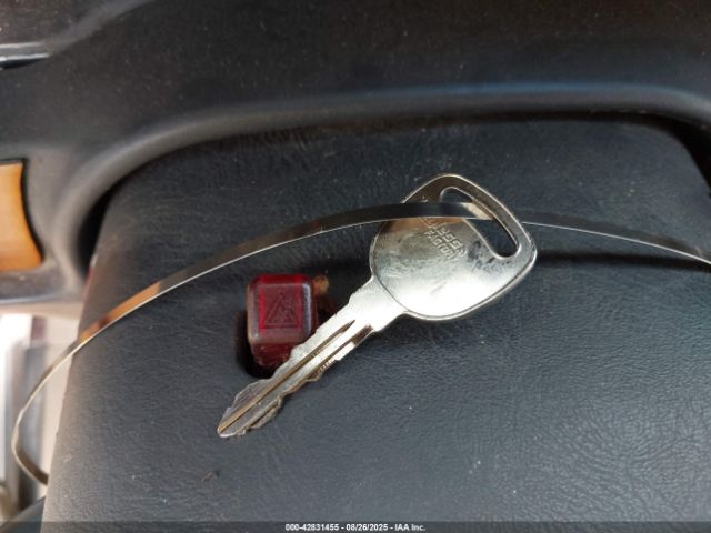 1995 CHEVROLET SUBURBAN 1GNEC16K6SJ445990 Photo 10