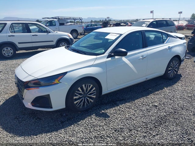 Nissan 2025 2025 1N4BL4DV1SN395007 Image 2