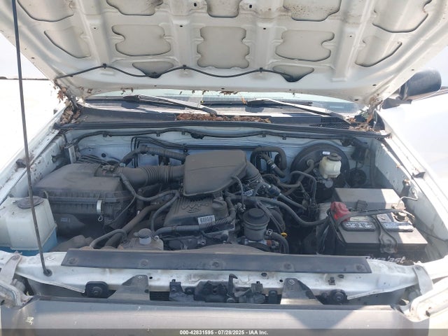 5TFNX4CN0EX042618 Toyota 2tr-fe