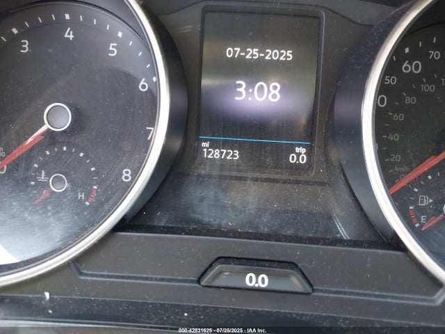 Volkswagen 2018 2018 3VV2B7AX3JM043643 Image 15
