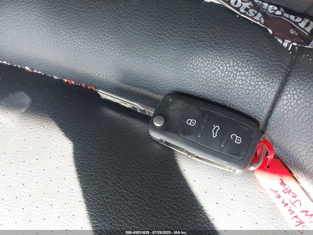 3VWD17AJ0EM434757 Volkswagen Jetta