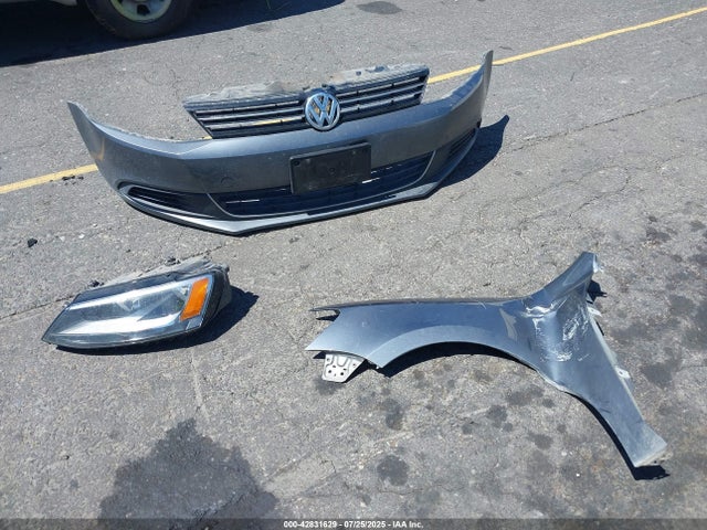 3VWD17AJ0EM434757 Volkswagen Jetta
