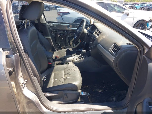 3VWD17AJ0EM434757 Volkswagen Jetta