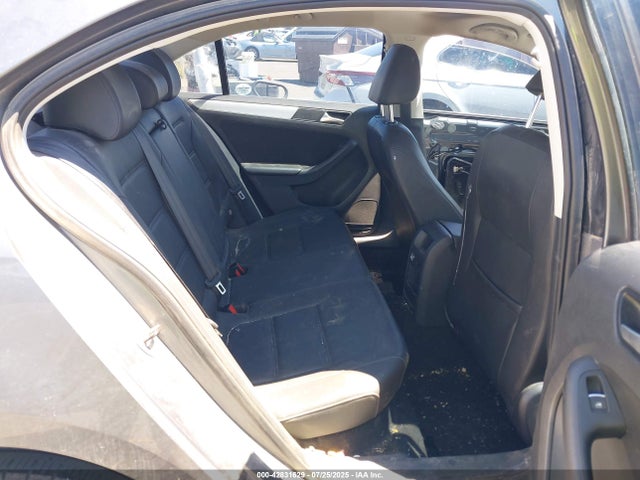 3VWD17AJ0EM434757 Volkswagen Jetta