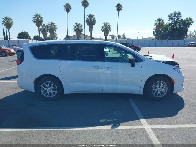Chrysler Voyager 2025 2C4RC1CG8SR525863 Image 12