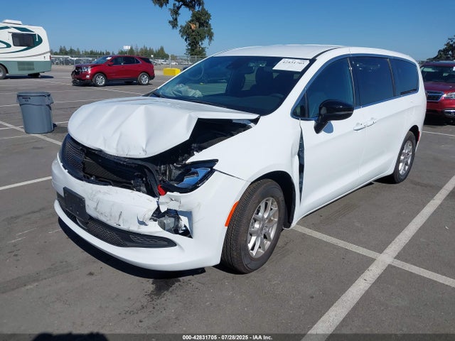 Chrysler Voyager 2025 2C4RC1CG8SR525863 Image 2