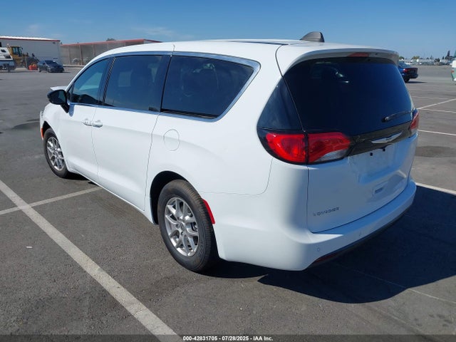 Chrysler Voyager 2025 2C4RC1CG8SR525863 Image 3