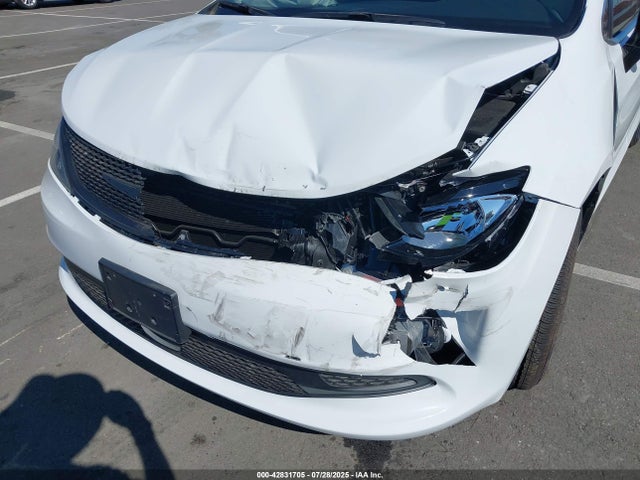 Chrysler Voyager 2025 2C4RC1CG8SR525863 Image 6