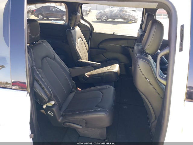 Chrysler Voyager 2025 2C4RC1CG8SR525863 Image 8
