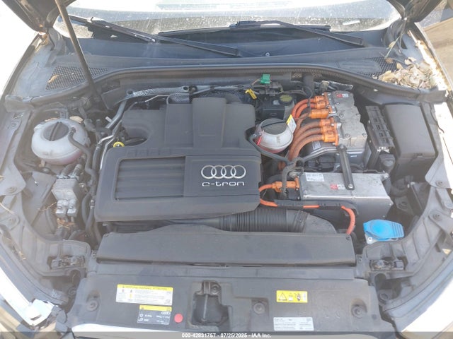 2016 AUDI A3 E-TRON WAUVPBFF3GA154275 Photo 9