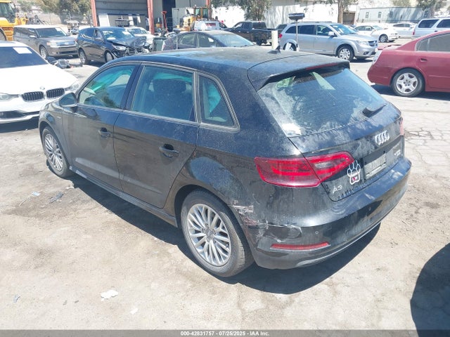2016 AUDI A3 E-TRON WAUVPBFF3GA154275 Photo 2