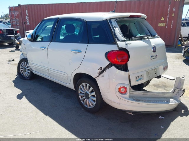 2015 FIAT 500L ZFBCFABH0FZ031812 Photo 2