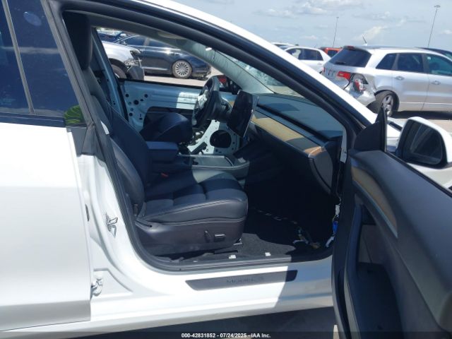 2021 TESLA MODEL 3 5YJ3E1EB4MF983397 Photo 4