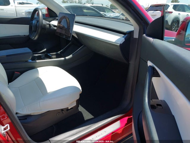 2020 TESLA MODEL Y 5YJYGDEF9LF011569 Photo 4