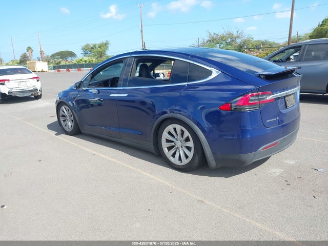 2017 TESLA MODEL X 5YJXCDE20HF045721 Photo 2