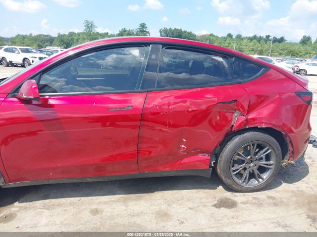 2024 TESLA MODEL Y 7SAYGDEE7RF181495 Photo 5