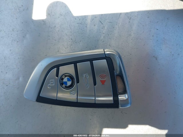 5UXKR2C57J0Z15543 BMW 2018