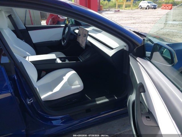 2025 TESLA MODEL 3 5YJ3E1EA3SF942487 Photo 4