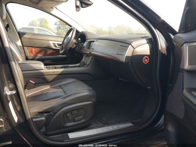 2010 JAGUAR XF SAJWA0GBXALR51936 Photo 4