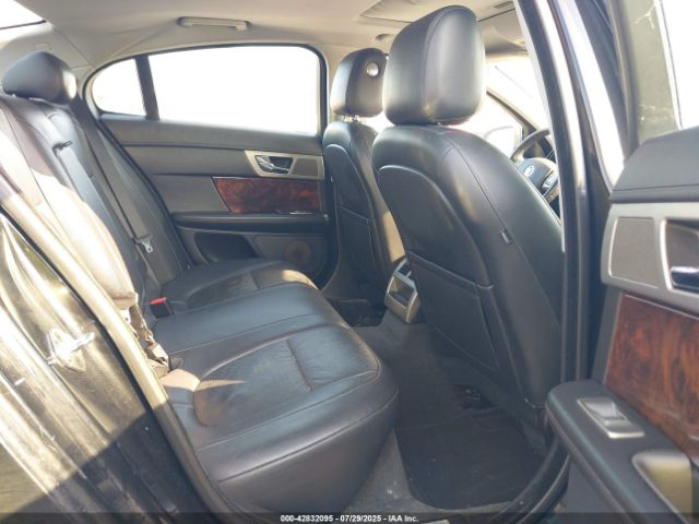 2010 JAGUAR XF SAJWA0GBXALR51936 Photo 7