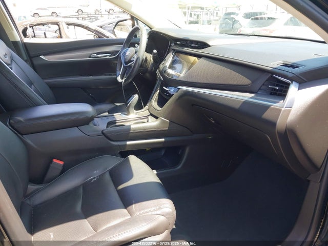 2017 CADILLAC XT5 1GYKNCRSXHZ279748 Photo 4