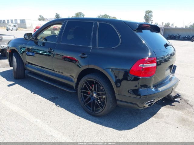 2010 PORSCHE CAYENNE WP1AA2AP3ALA02820 Photo 2