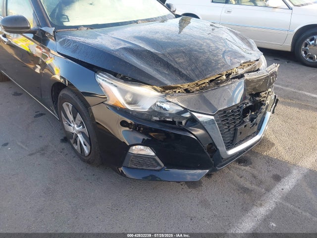 Nissan 2019 2019 1N4BL4BV8KC145648 Image 17