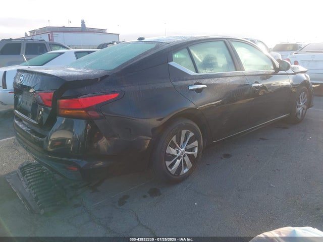 Nissan 2019 2019 1N4BL4BV8KC145648 Image 4