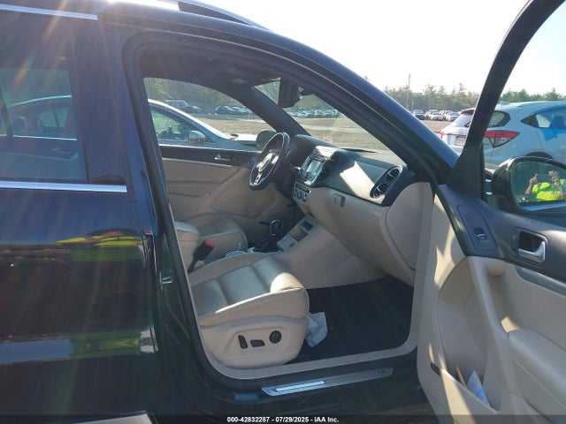 WVGBV7AX4FW057897 Volkswagen 2015