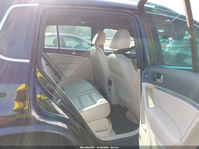 WVGBV7AX4FW057897 Volkswagen 2015