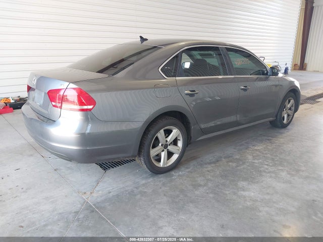 2013 VOLKSWAGEN PASSAT 1VWBP7A30DC082481 Photo 3