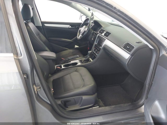 2013 VOLKSWAGEN PASSAT 1VWBP7A30DC082481 Photo 4