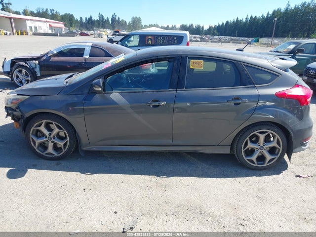1FADP3L93GL351573 Ford 2016