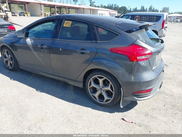 1FADP3L93GL351573 Ford 2016