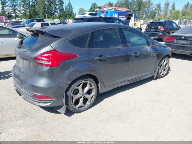 1FADP3L93GL351573 Ford 2016