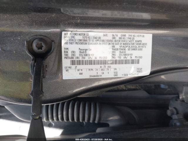 1FADP3L93GL351573 Ford 2016