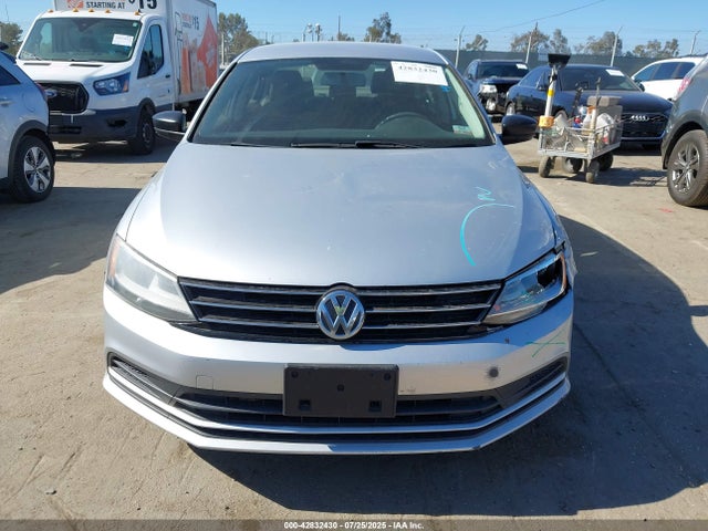 3VW2K7AJ4FM242246 Volkswagen 2015