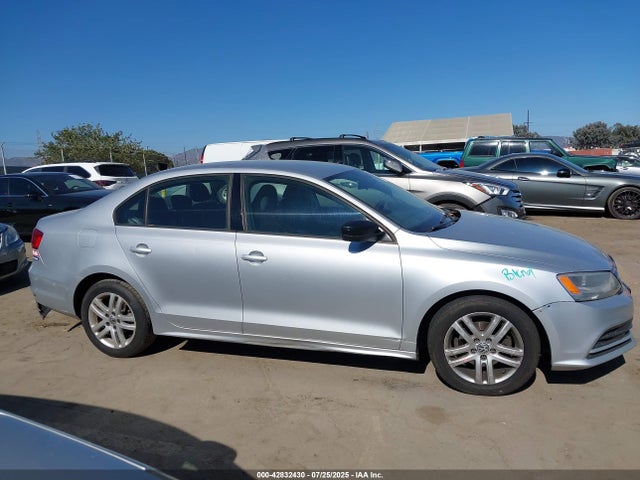 3VW2K7AJ4FM242246 Volkswagen 2015