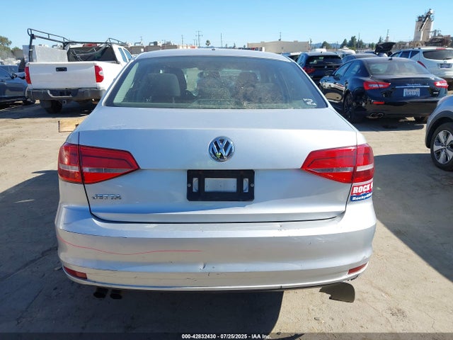 3VW2K7AJ4FM242246 Volkswagen 2015