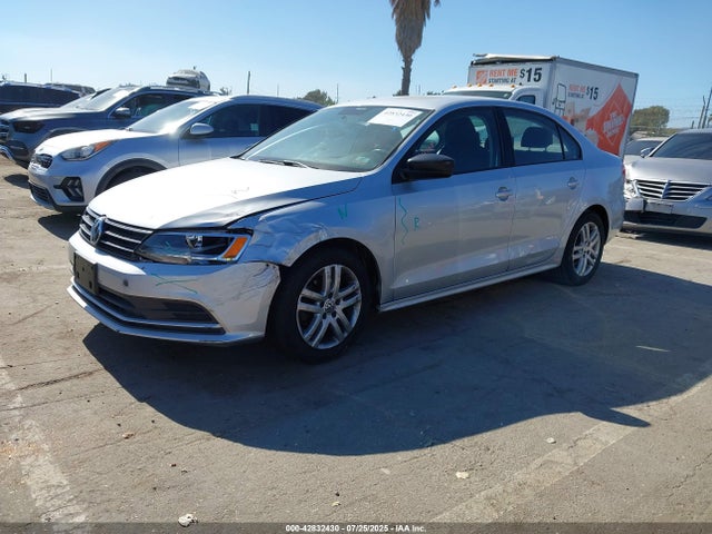 3VW2K7AJ4FM242246 Volkswagen 2015
