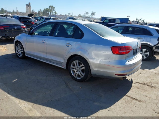 3VW2K7AJ4FM242246 Volkswagen 2015