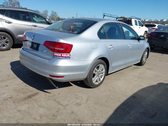 3VW2K7AJ4FM242246 Volkswagen 2015