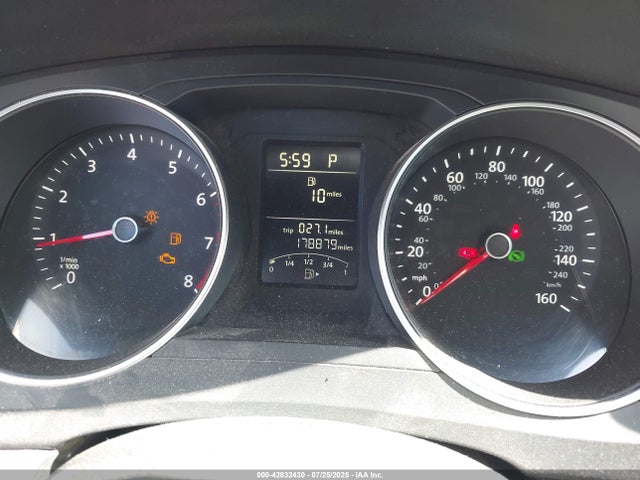3VW2K7AJ4FM242246 Volkswagen 2015