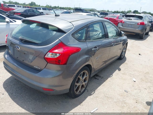 Ford 2014 2014 1FADP3K29EL253715 Image 4